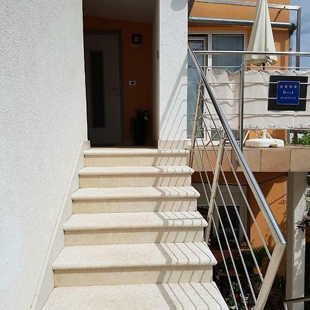Apartment Lency Novigrad  Bagian luar foto