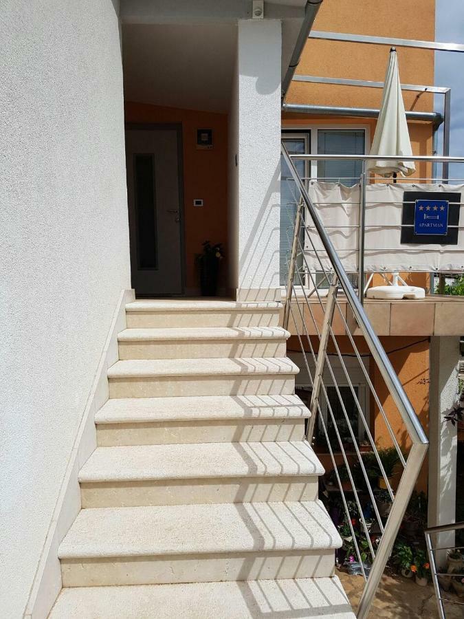 Apartment Lency Novigrad  Bagian luar foto